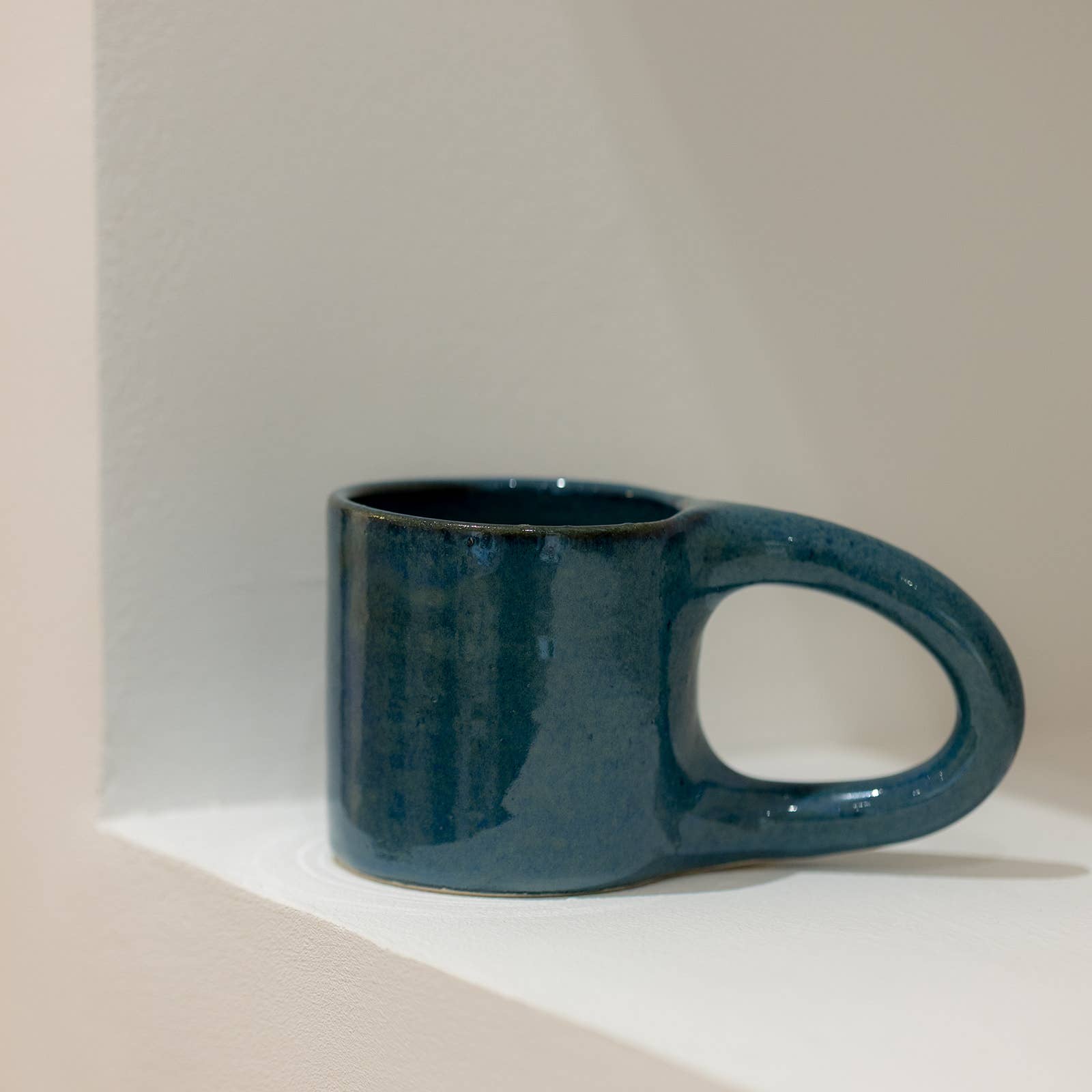 Large handmade ceramic mug with a sleek design craft: Bleu profond