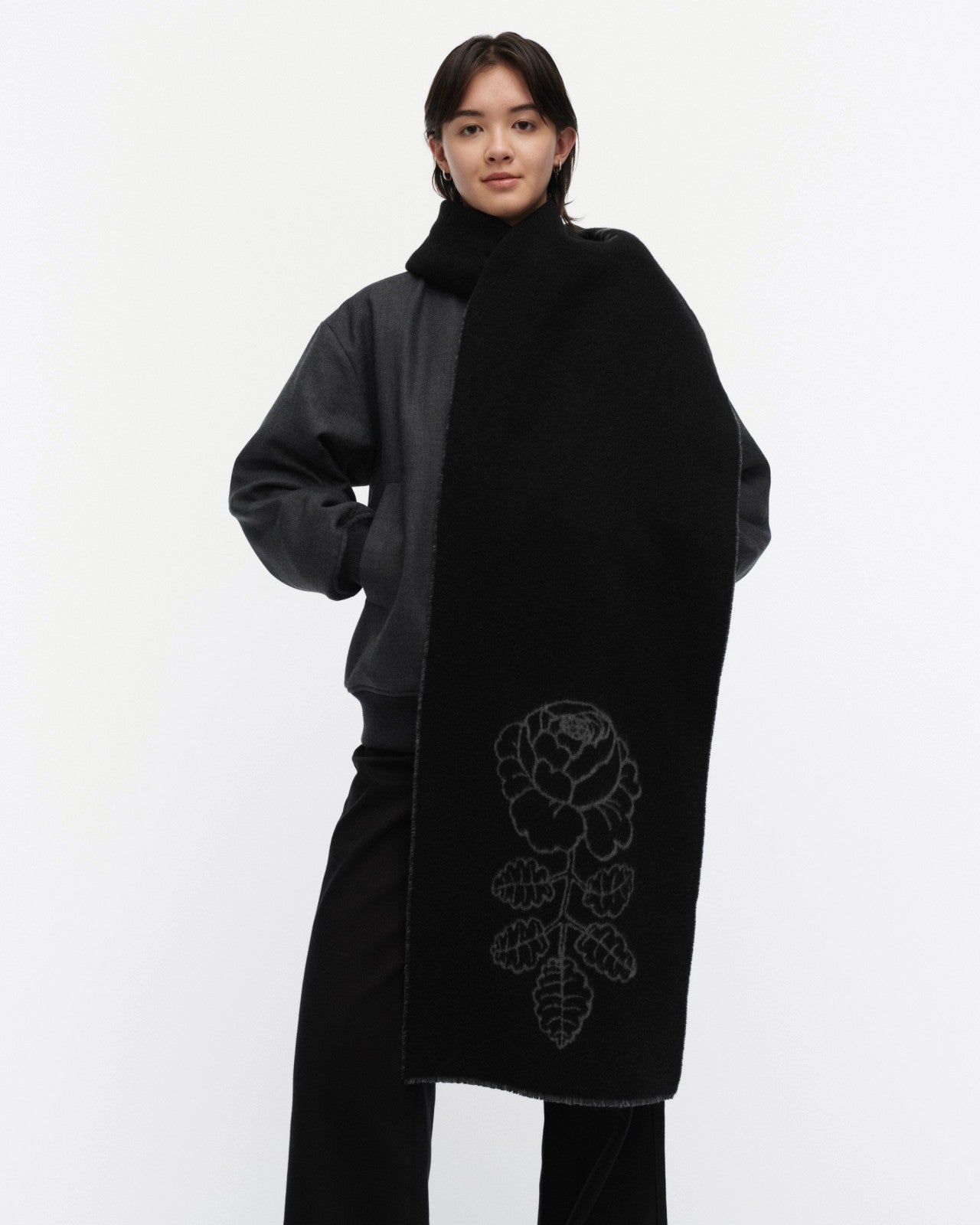 Sävellys Vihkiruusu, Black