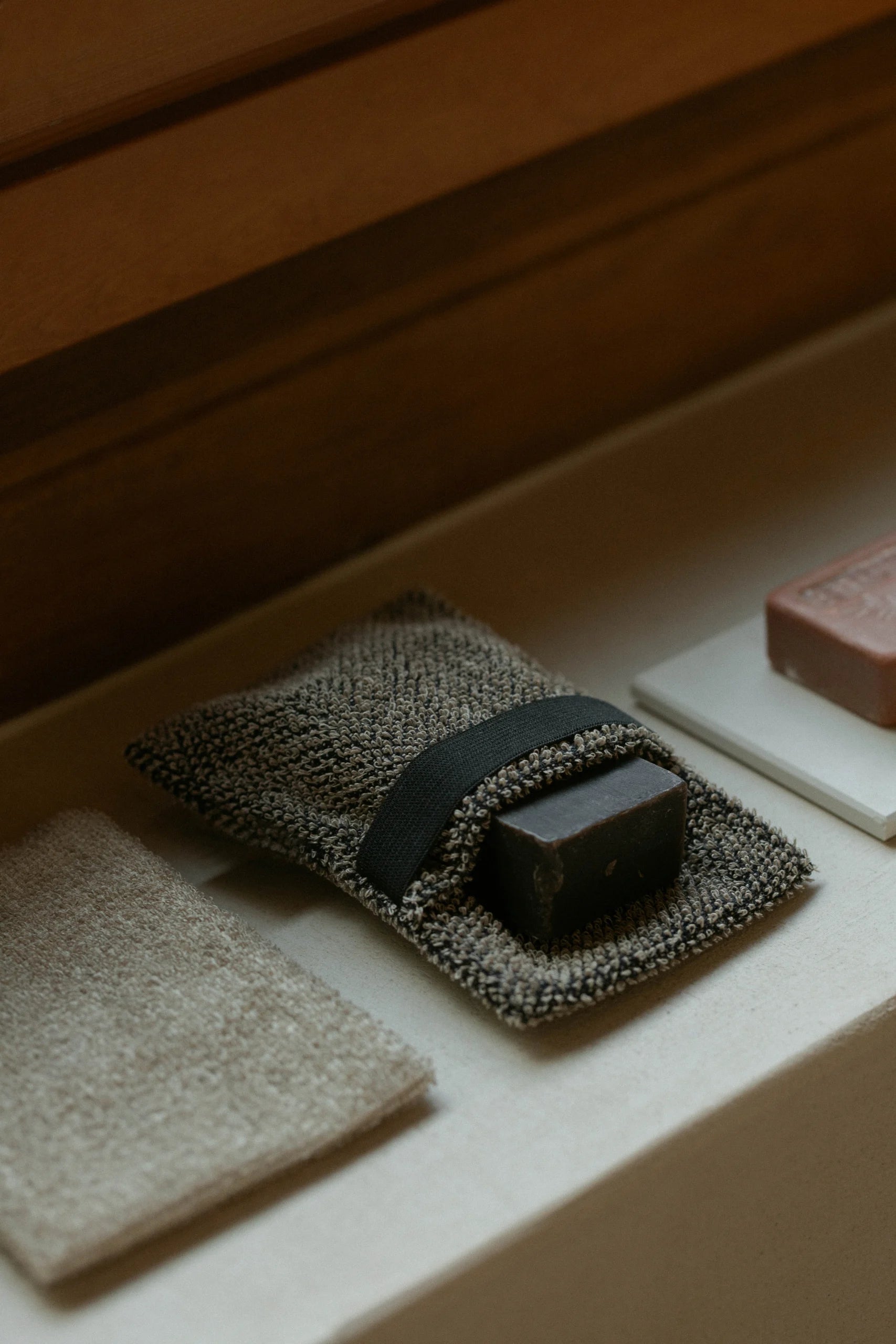 Kivi Zero Soap Srub, Black Linen