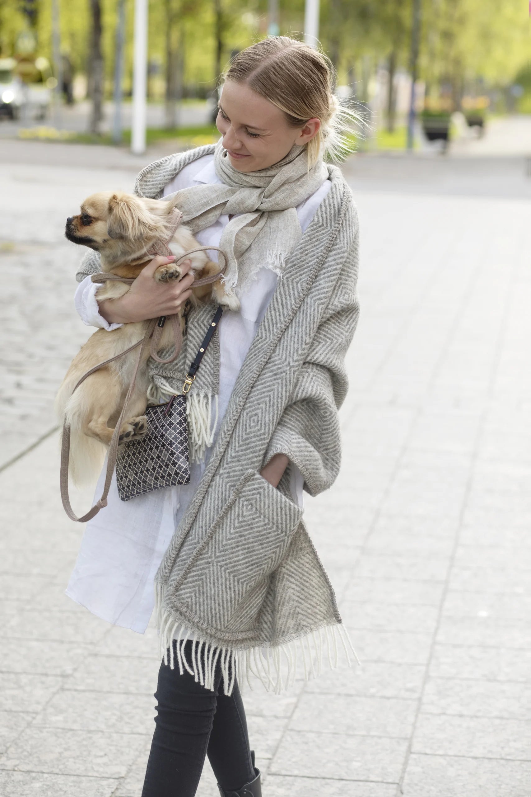 Maria Pocket Scarf, Grey - White