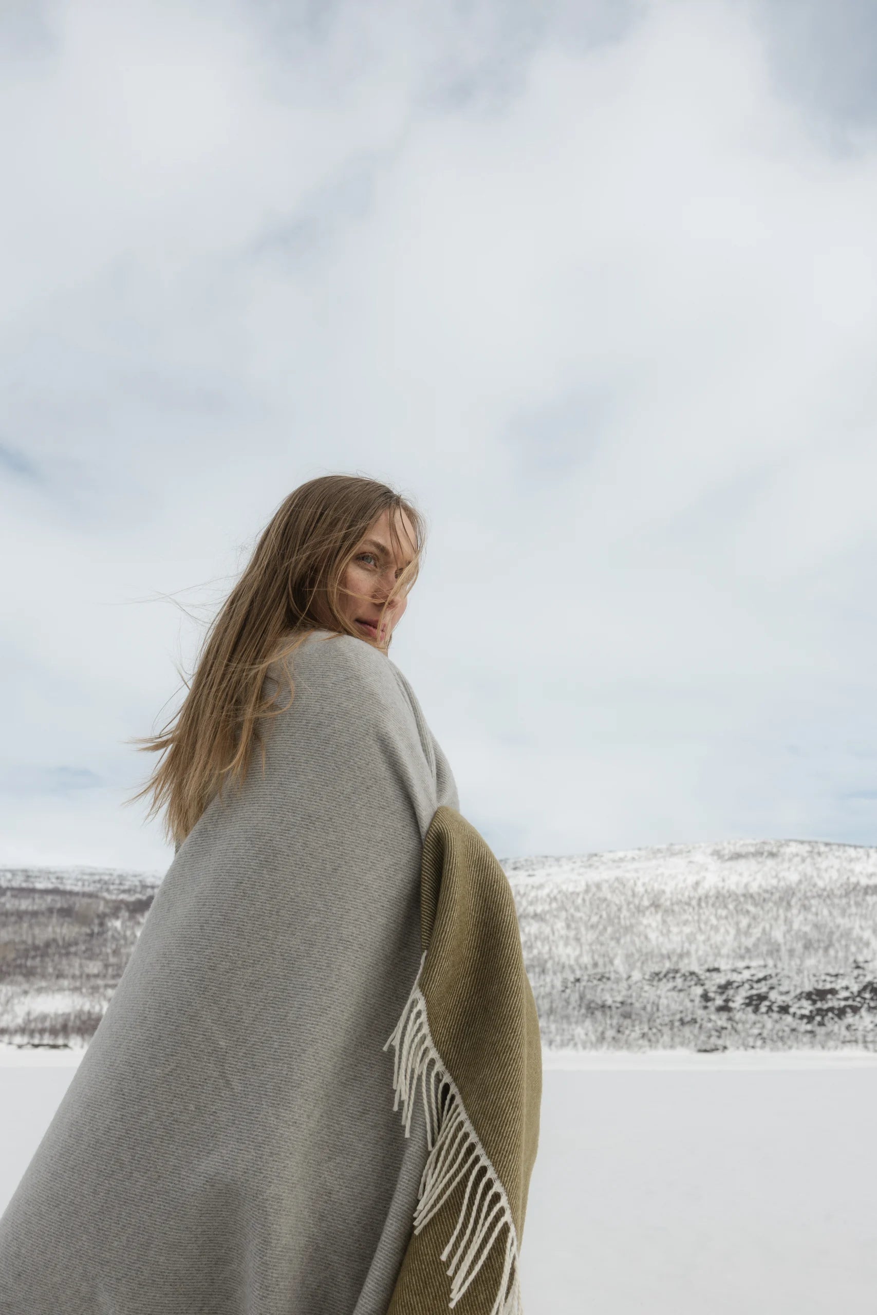 Naapuri Wool Blanket, Grey-Olive