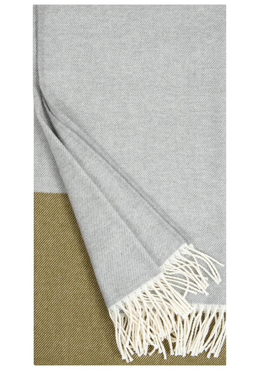 Naapuri Wool Blanket, Grey-Olive