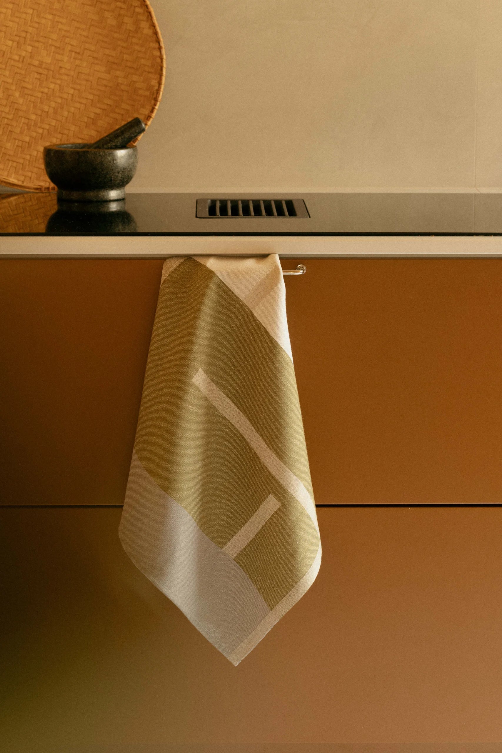 Suunta Linen Towel, Olive/White/Grey