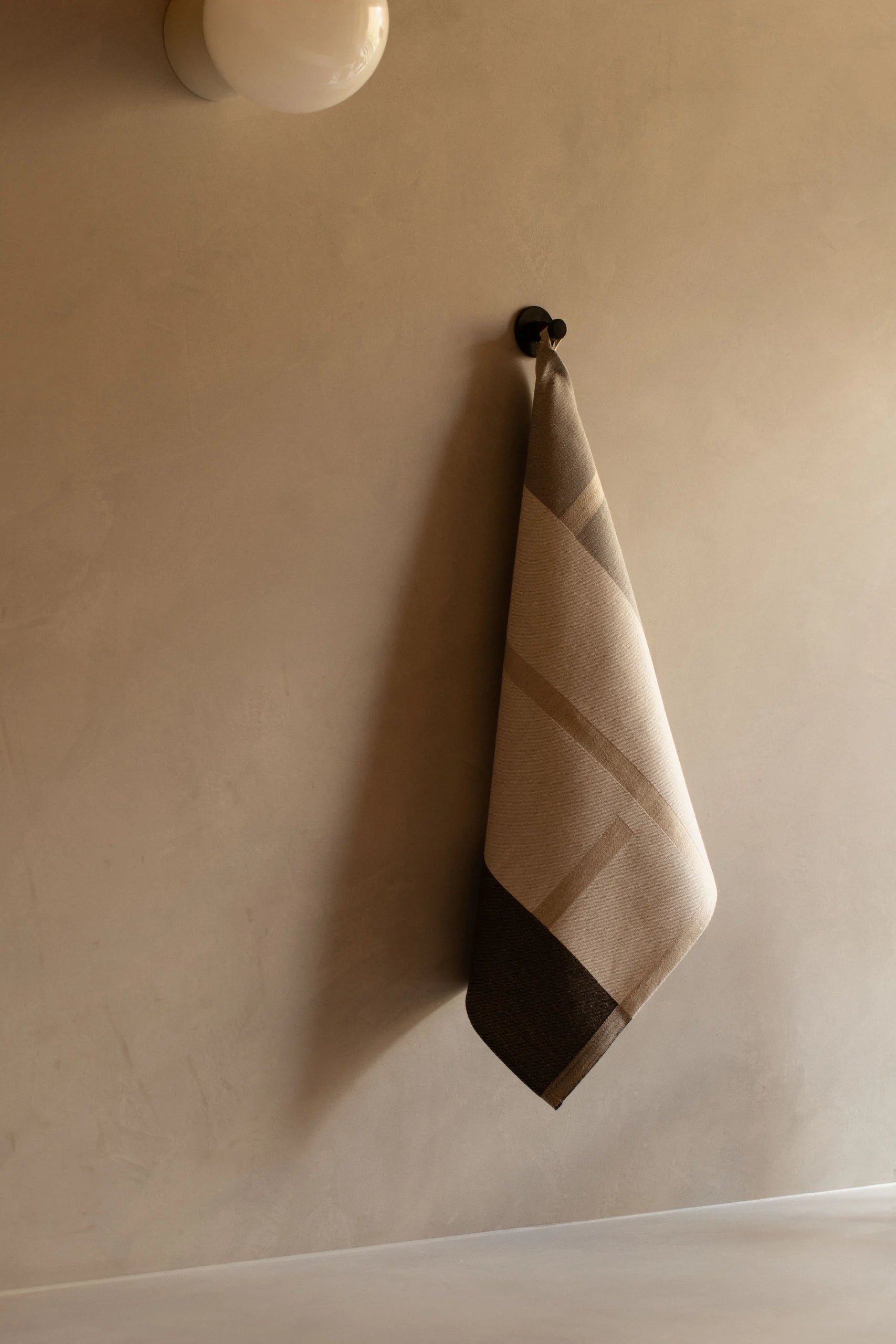 Suunta Linen Towel, White/Grey/Black