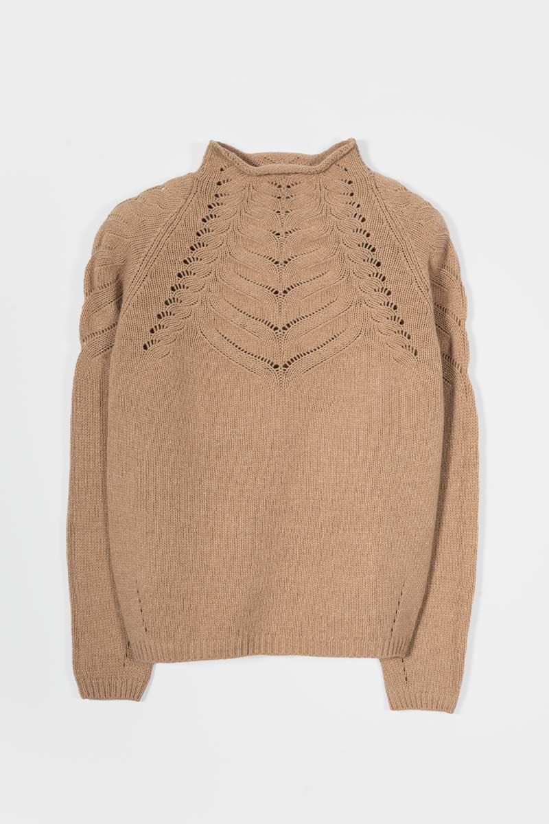 Corinne, Beige