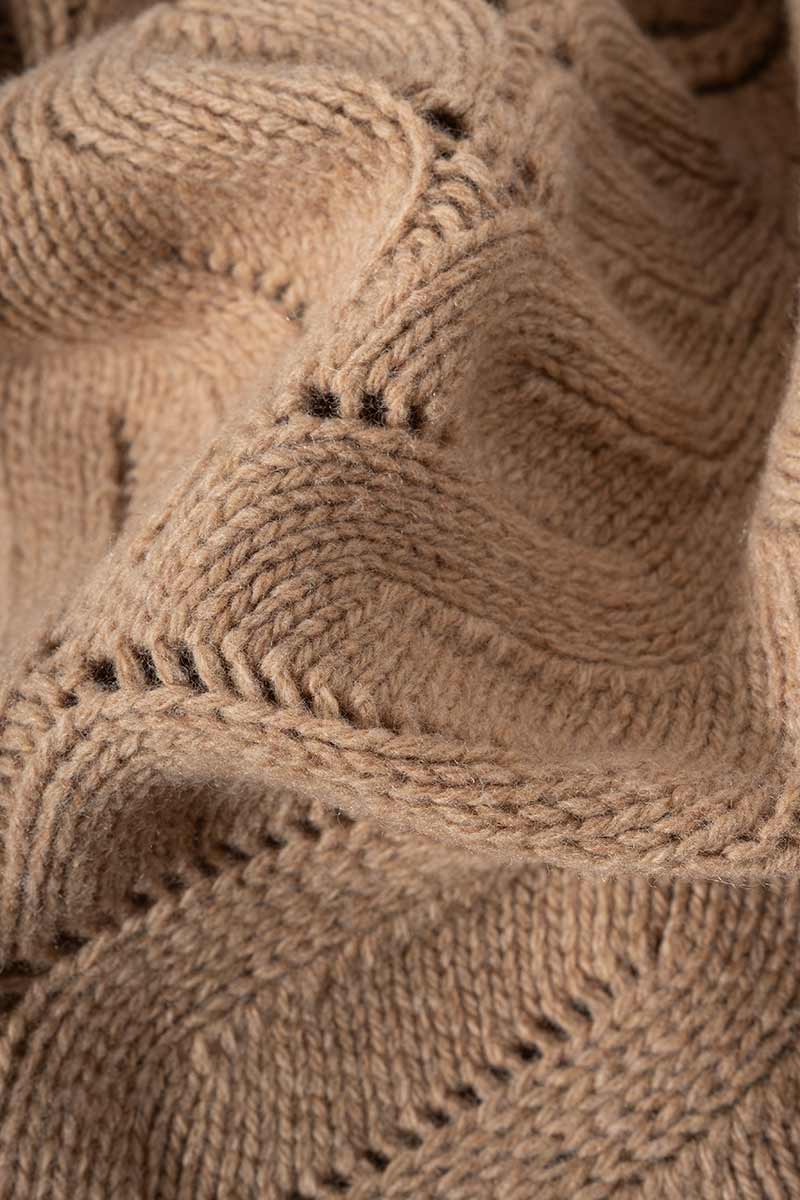 Corinne, Beige