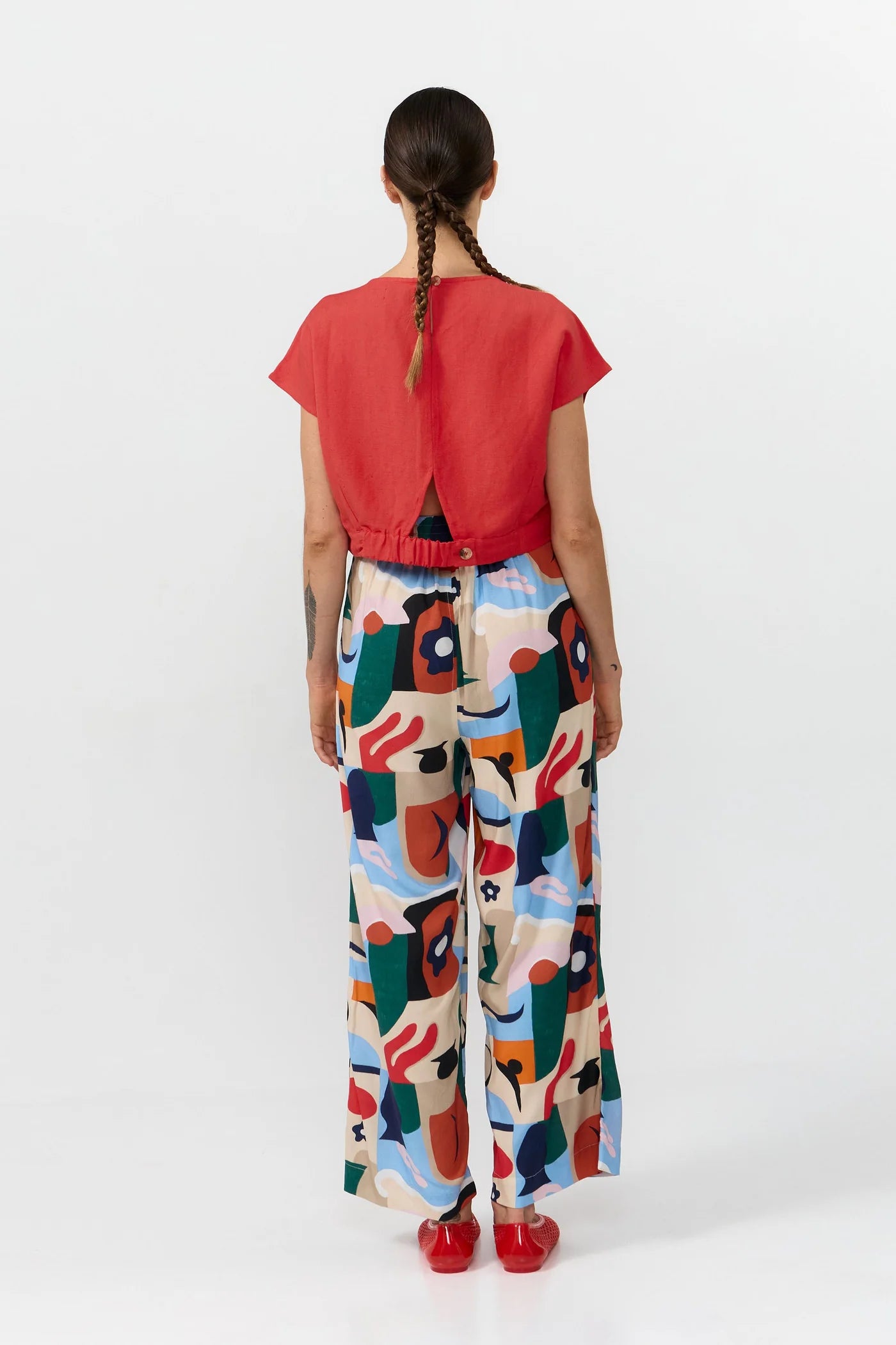 Hebron Top, Red
