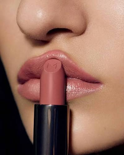 DAZZLE NIGHTS Satin Shine Lipstick, Flattery